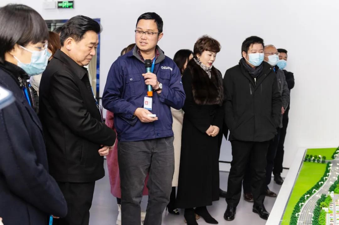 全國、省、市人大代表赴中部產(chǎn)業(yè)基地開展會前集中視察工作