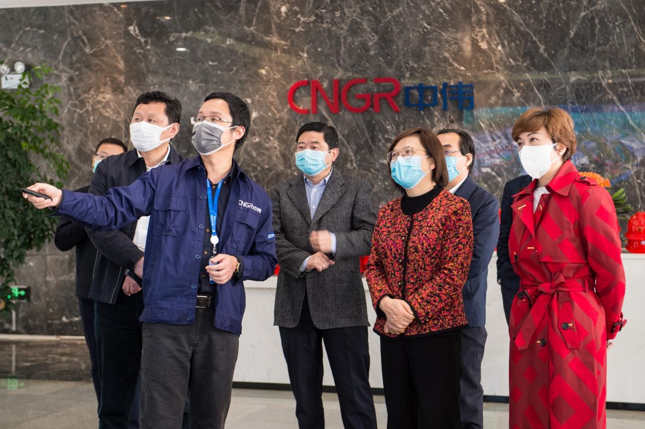 湖南省委常委、常務(wù)副省長謝建輝赴中偉視察復(fù)工復(fù)產(chǎn)工作