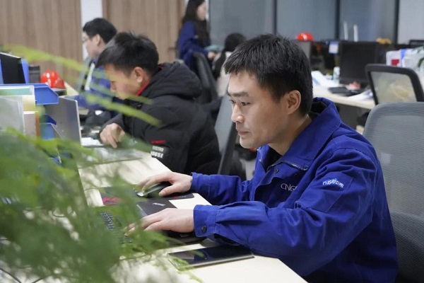 中偉明星講師丨肖坤：八年深耕一線，三尺講臺(tái)育“中堅(jiān)”