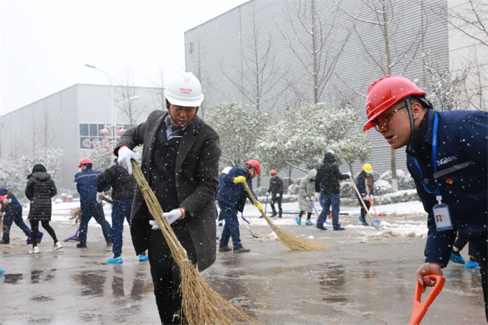 點(diǎn)贊！掃雪除冰，他們是最美的風(fēng)景
