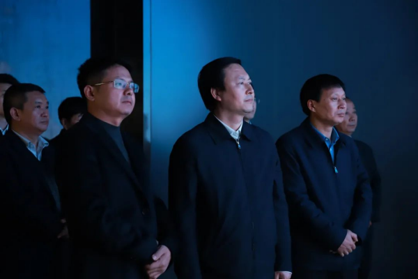 銅仁市委副書記、市長穆嶸坤一行調(diào)研中偉銅仁（上市主體）產(chǎn)業(yè)基地