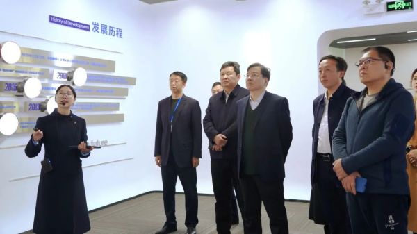 湖南省政協(xié)副主席、省工商聯(lián)主席張健一行到中偉寧鄉(xiāng)產(chǎn)業(yè)基地考察