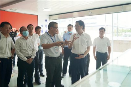 廣西壯族自治區(qū)人大常委會(huì)副主任、黨組副書記，自治區(qū)總工會(huì)主席張曉欽調(diào)研南部產(chǎn)業(yè)基地