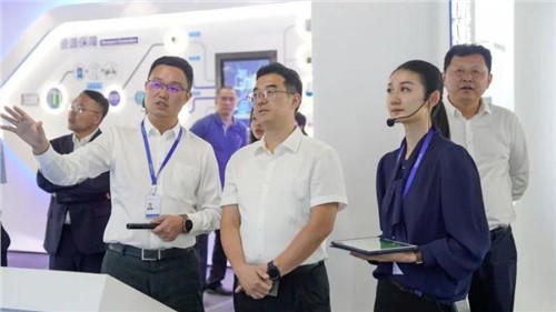 關(guān)企共筑“全球化”基石|長沙海關(guān)黨委書記、關(guān)長沈大為調(diào)研中偉股份